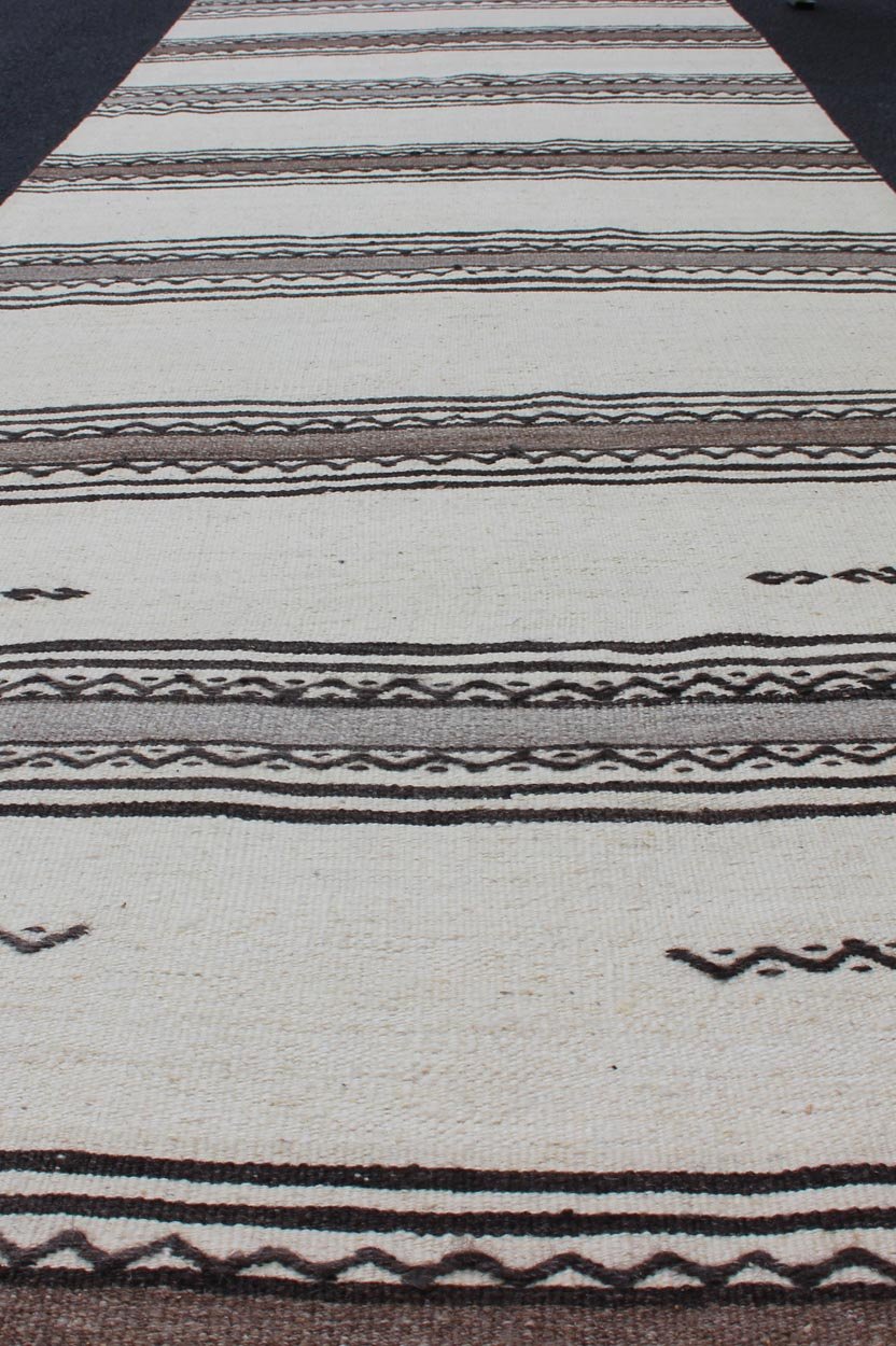 Vintage Turkish Kilim Flat - Weave Runner with Modern Stripe Design Modern Kilim Runner from Turkey with Stripes. Keivan Woven Arts / rug EN - 165761, country of origin / type: Turkey / Kilim, circa 1960 This modern - design vintage runner from... - Keivan Woven ArtsEN - 165761 - 11383Rug