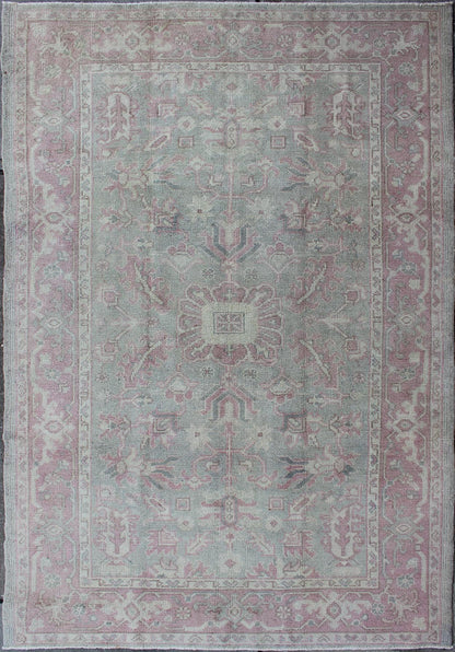 Medallion Design Turkish Antique Oushak Rug in Light Tones of Pink, Blush, Nude, L.Green, rug en - 165872, country of origin / type: Turkey / Oushak, circa 1930 This vintage Turkish Oushak carpet (circa mid - 20th century) features a central medalli... - Keivan Woven ArtsEN - 165872 - 10173Rug