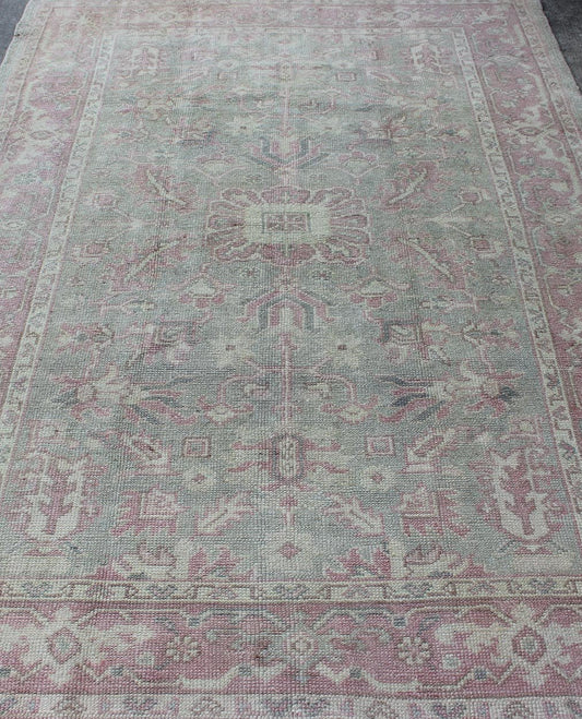 Medallion Design Turkish Antique Oushak Rug in Light Tones of Pink, Blush, Nude, L.Green, rug en - 165872, country of origin / type: Turkey / Oushak, circa 1930 This vintage Turkish Oushak carpet (circa mid - 20th century) features a central medalli... - Keivan Woven ArtsEN - 165872 - 10173Rug