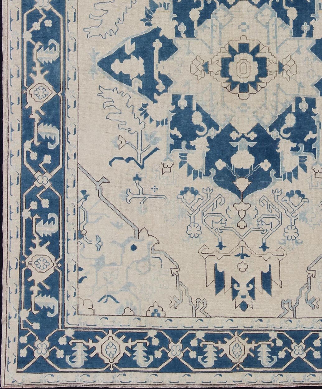 Blue and Ivory Geometric Design Vintage Turkish Rug with Blossoming Medallion kwarugs Geometric design Medallion Oushak rug from 1940's Turkey in ivory and blue tones, rug en - 165321, country of origin / type: Turkey / Oushak, circa 1940. ... - Keivan Woven ArtsEN - 165938 - 10958Rug