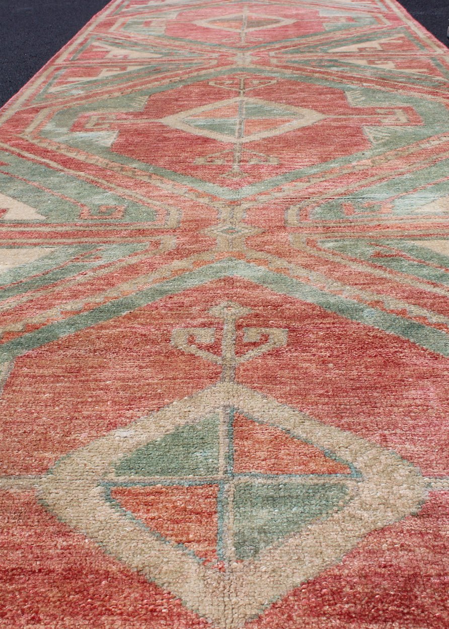 Vintage Hand Knotted Oushak Runner in Aqua and Soft, Rosy Red Two - toned Turkish runner with Diamond design, rug en - 165990, Keivan Woven Arts / country of origin / type: Turkey / Oushak, circa 1940. This colorful Oushak runner consists of ... - Keivan Woven ArtsEN - 165990 - 11361Rug