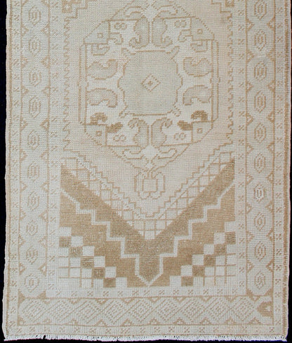 Subdued Vintage Turkish Oushak Runner with Medallions Lightly toned vintage Turkish Runner with Oushak design, Keivan Woven Arts / rug EN - 176032, country of origin / type: Turkey / Oushak, circa 1940. This vintage Turkish Oushak runner fe... - Keivan Woven ArtsEN - 176032 - 10233Rug