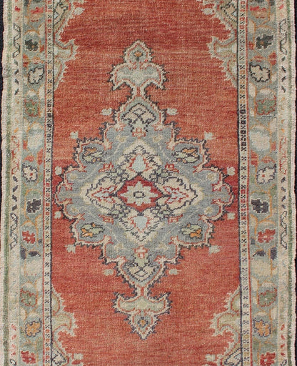 Faded Red and Taupe Vintage Turkish Oushak Rug With Layered Medallion Design Layered floral medallion design in muted Orange red and taupe/ green Oushak vintage rug from Turkey, colorful and muted Oushak, Keivan Woven Arts/ rug EN - 176048, count... - Keivan Woven ArtsEN - 176048 - 10968Rug