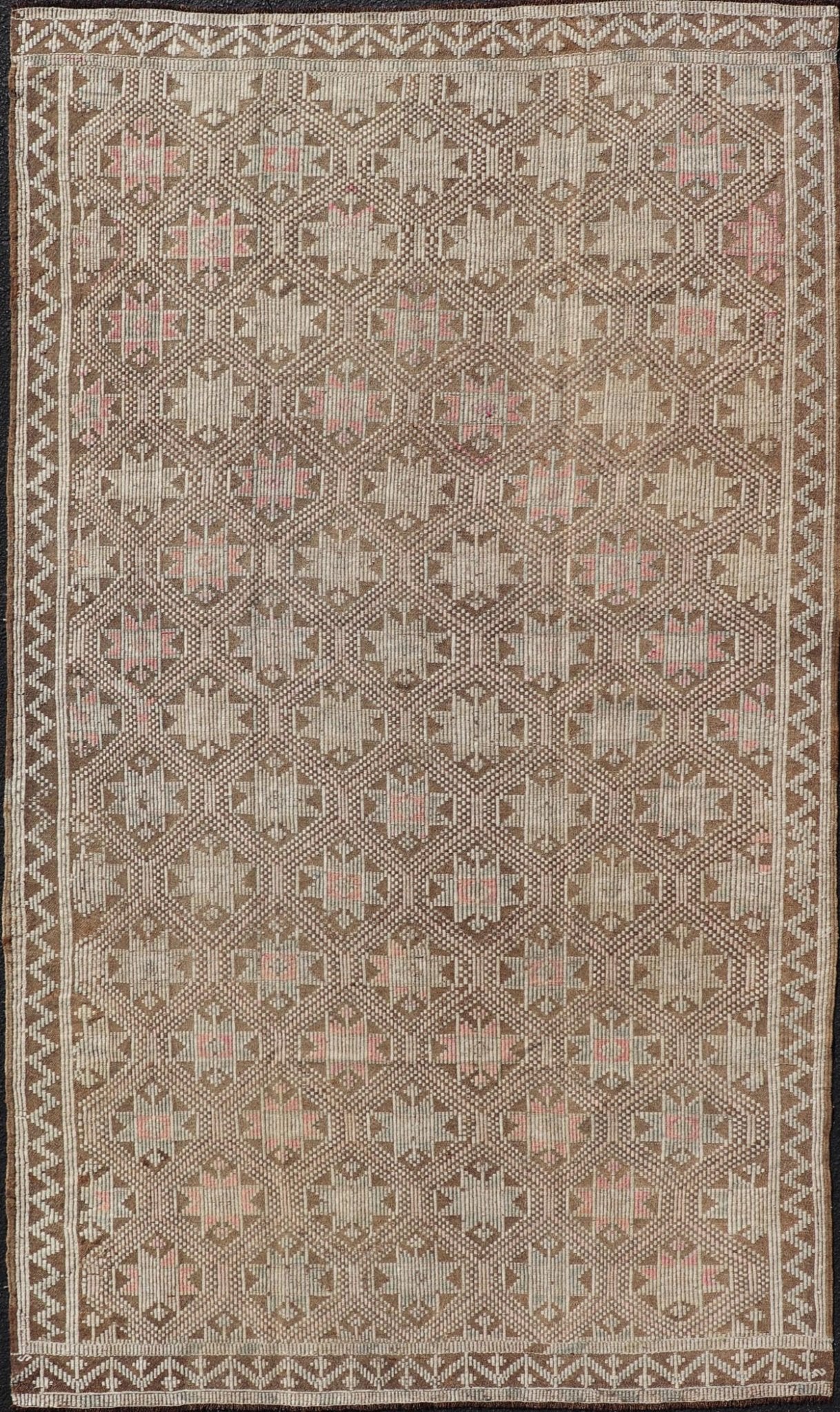 Measures: 5'2 x 9'3 Vintage Turkish Embroidered Kilim with All - Over Star Design on A Taupe Ground. Keivan Woven Arts / rug EN - 176232, country of origin / type: Turkey / Kilim, circa 1950 This vintage Kilim displays an array of designs, including... - Keivan Woven ArtsEN - 176232 - 21907Rug
