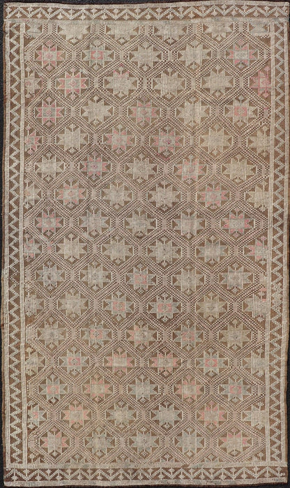 Measures: 5'2 x 9'3 Vintage Turkish Embroidered Kilim with All - Over Star Design on A Taupe Ground. Keivan Woven Arts / rug EN - 176232, country of origin / type: Turkey / Kilim, circa 1950 This vintage Kilim displays an array of designs, including... - Keivan Woven ArtsEN - 176232 - 21907Rug