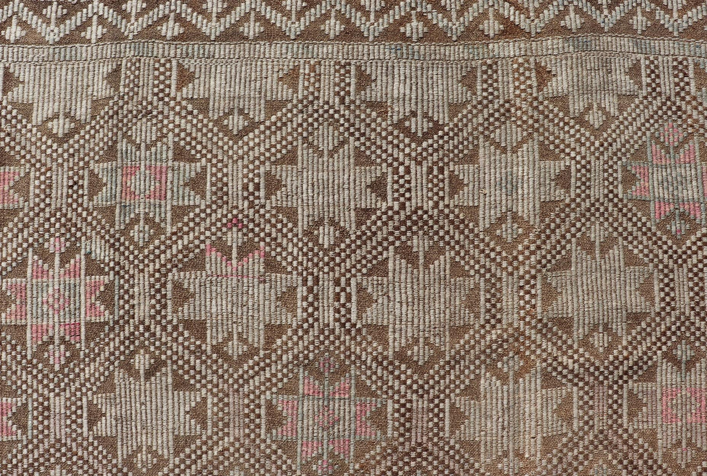 Measures: 5'2 x 9'3 Vintage Turkish Embroidered Kilim with All - Over Star Design on A Taupe Ground. Keivan Woven Arts / rug EN - 176232, country of origin / type: Turkey / Kilim, circa 1950 This vintage Kilim displays an array of designs, including... - Keivan Woven ArtsEN - 176232 - 21907Rug