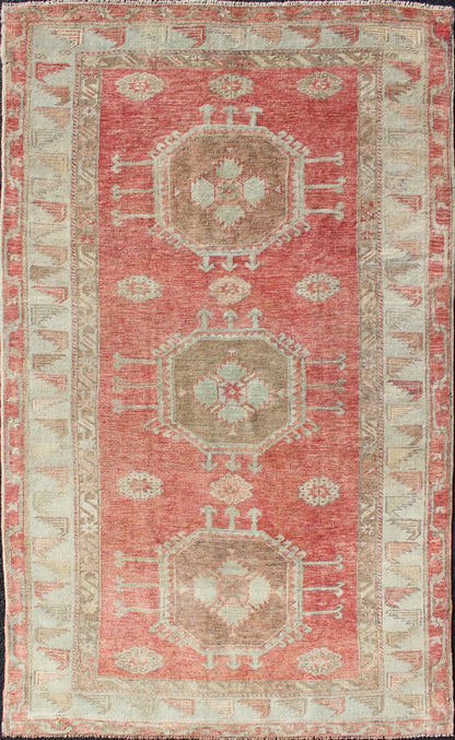 Vintage Turkish Oushak Rug with Geoemetric Medallions Turkish Oushak Vintage Carpet with Geometric Medallion Design, rug en - 176258, country of origin / type: Turkey / Oushak, circa 1940 This Oushak rug from Turkey features a multi - medalli... - Keivan Woven ArtsEN - 176258 - 10646Rug