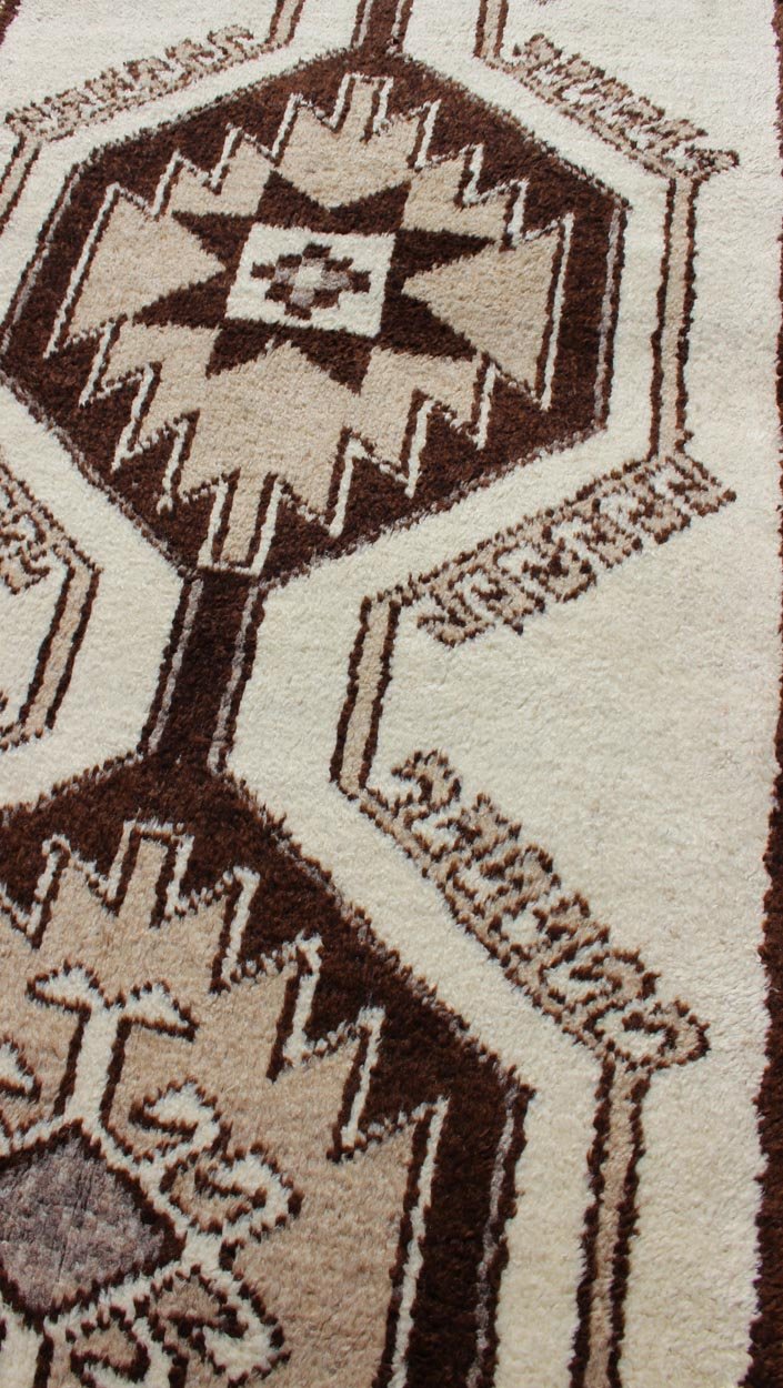 Vintage Turkish Tulu Gallery Rug with Tribal Medallions in Shades of Brown Turkish Tulu Vintage Runner with Vertical Tribal Medallion Design, rug en - 176266, country of origin / type: Turkey / Tulu, circa 1960 This unique Turkish Tulu runn... - Keivan Woven ArtsEN - 176266 - 10820Rug