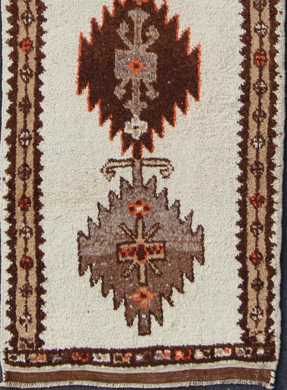Brown, Black, Salmon taupe, gray and cream tribal design Turkish vintage Tulu runner Vintage rug EN - 176273, country of origin / type: Turkey / Tulu, circa 1960. Vintage Moroccan Runner, Vintage Tulu Runner, Geometric Runner This unique T... - Keivan Woven ArtsEN - 176268 - 10982Rug