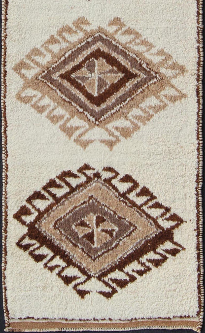 Vintage Turkish Tulu Gallery Rug with Tribal Diamond Design in Cream and Brown. Turkish Tulu vintage runner in Earth tones, light and dark brown and cream colors, with tribal Moroccan design, rug en - 176286, country of origin / type: Turkey / Tu... - Keivan Woven ArtsEN - 176286 - 10994Rug