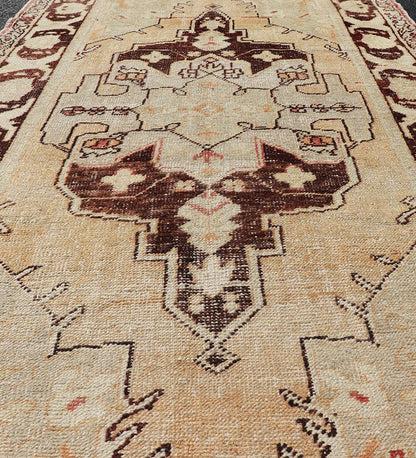 Vintage Turkish Oushak Rug in Orange, Brown, Taupe, and Light Green Vintage oushak from Turkey with Medallion design in various tones of orange, tan, sand, taupe, brown, and light green. Keivan Woven Arts / rug EN - 176290, country of origin / typ... - Keivan Woven ArtsEN - 176290 - 17448Rug