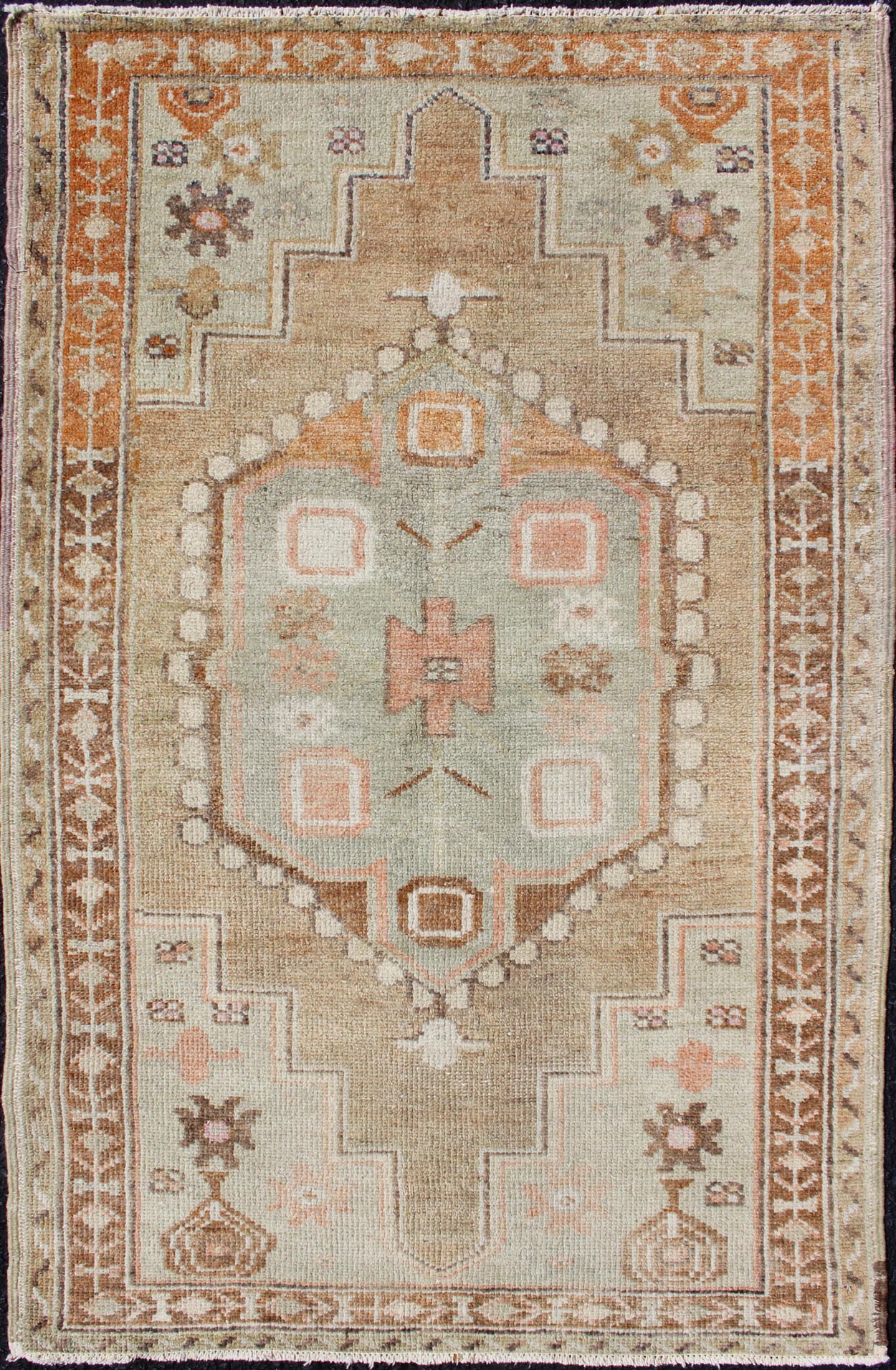 Medallion Antique Oushak Rug from Turkey Beautiful Turkish Rug with Cheerful Design, rug en - 176299, country of origin / type: Turkey / Oushak, circa 1930 This antique Turkish Oushak rug features a central medallion design flanked by vario... - Keivan Woven ArtsEN - 176299 - 11277Rug