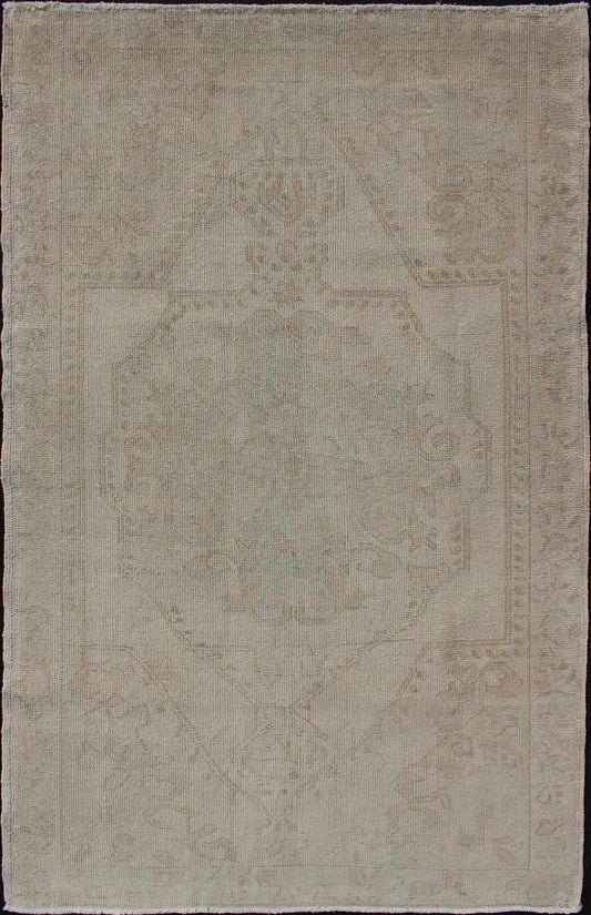 Vintage Turkish Oushak With Large Medallion in Muted Earth Tones .Turkish Oushak rug has one stretched palmette medallion and an overall Sub - geometric design paired with muted tones. Mid - 20th Century. Keivan Woven Arts Rug# EN - 176333 . Measures: 4'1... - Keivan Woven ArtsEN - 176333 - 11010Rug