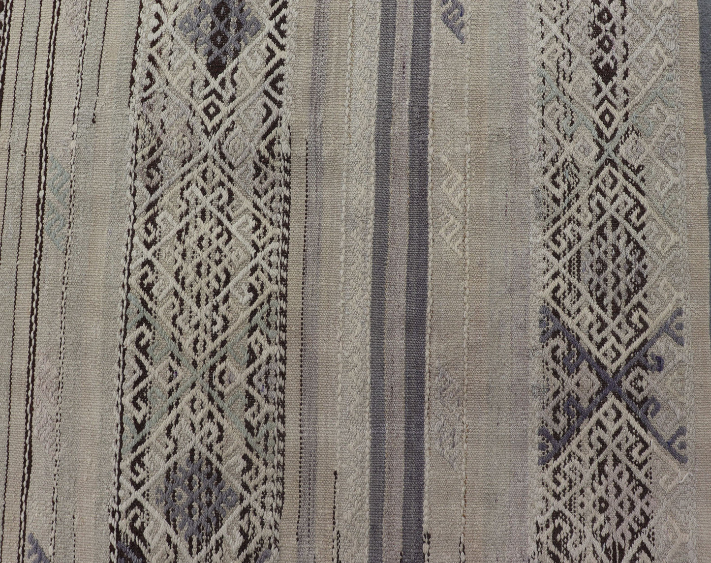 Stripe Design Turkish Vintage Flat - Weave Rug in Shades Grey, Brown, and Lavender. Keivan Woven Arts / rug EN - 176469, country of origin / type: Turkey / Kilim, circa 1950 This vintage Turkish Kilim rug features a contemporary geometric stripe des... - Keivan Woven ArtsEN - 176469 - 17454Rug