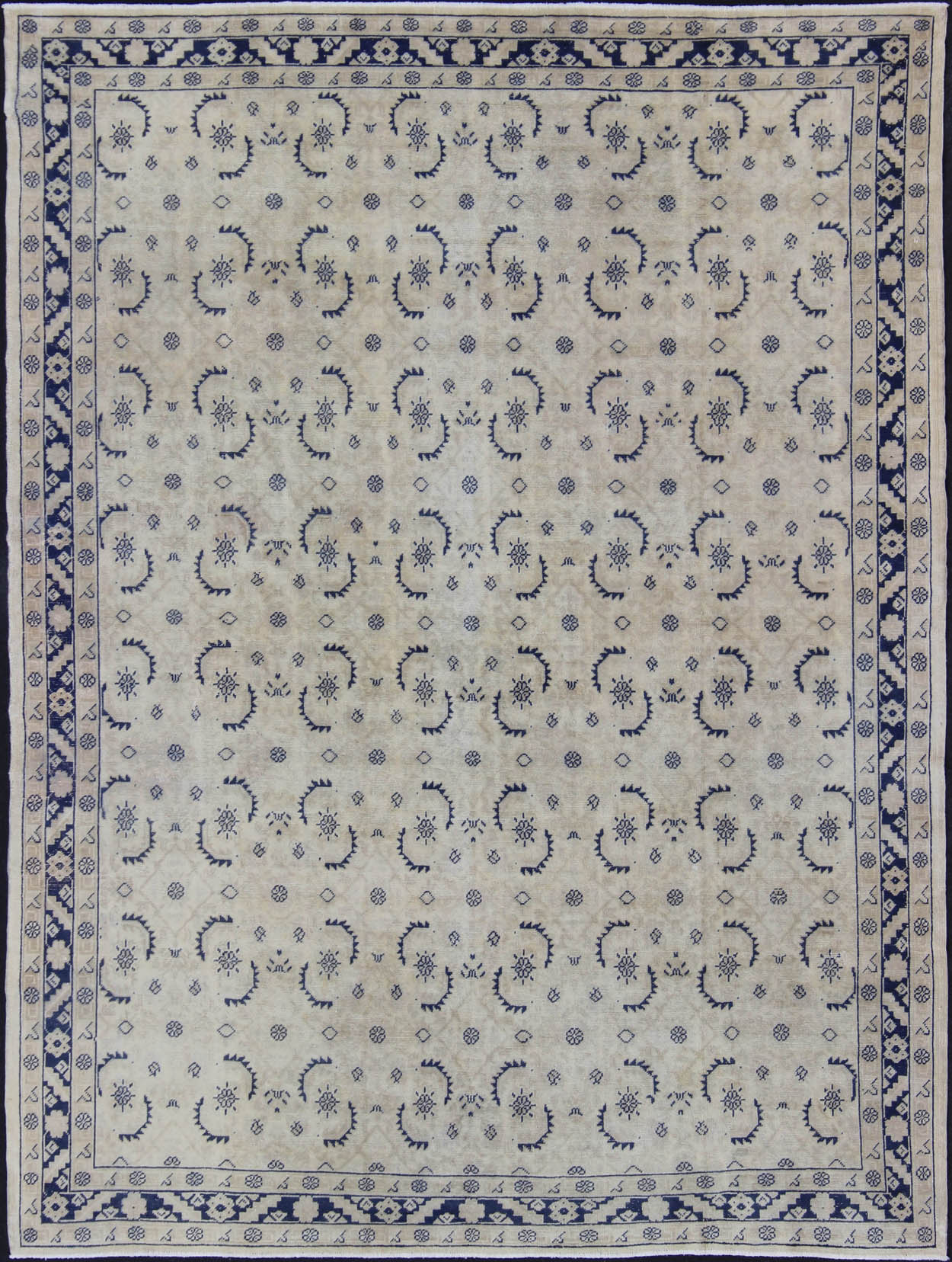 Navy Blue and Ivory All over Design Vintage Turkish Oushak Rug Turkishall - over small - scale rug in navy blue, ivory, rug en - 176496, country of origin / type: Turkey / Oushak, circa 1940 This vintage Turkish Oushak rug features a contempora... - Keivan Woven ArtsEN - 176496 - 11261Rug