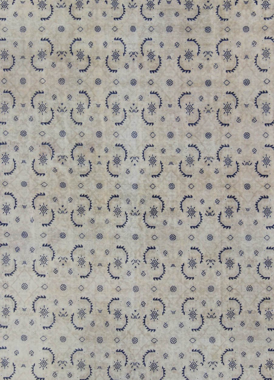 Navy Blue and Ivory All over Design Vintage Turkish Oushak Rug Turkishall - over small - scale rug in navy blue, ivory, rug en - 176496, country of origin / type: Turkey / Oushak, circa 1940 This vintage Turkish Oushak rug features a contempora... - Keivan Woven ArtsEN - 176496 - 11261Rug