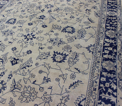 Elegant Floral Vintage Oushak in Blue and Cream with All - Over Design kwarugs All - over design Turkish rug with small - scale flowers, rug en - 176498, country of origin / type: Turkey / Oushak, circa 1940 This vintage Turkish Oushak rug featur... - Keivan Woven ArtsEN - 176498 - 11393Rug