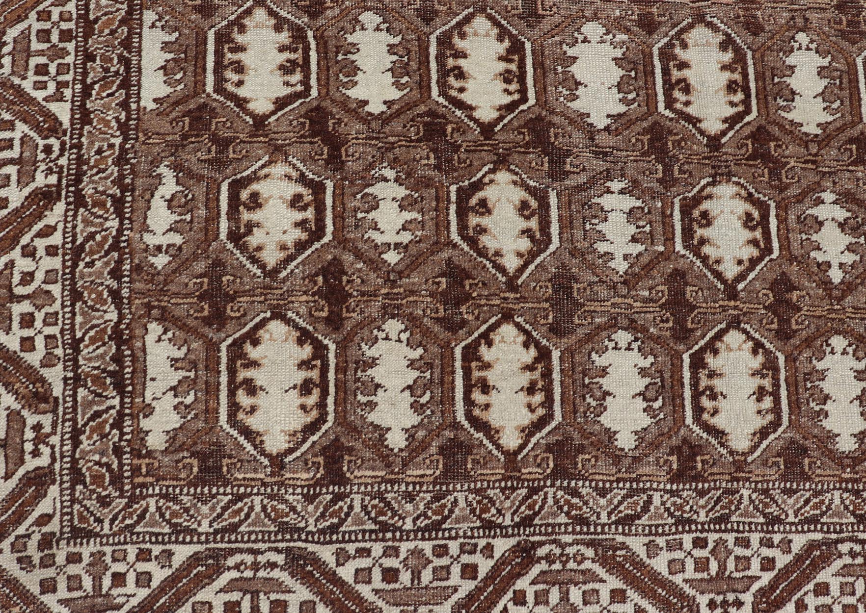 Antique Turkish Rug with Organic Motifs in Brown and Earth Tone Colors kwarugs Turkish antique carpet from Turkey with sub - geometric pattern in shades of brown, rug en - 176556, country of origin / type: Turkey / Oushak, circa 1910 Antique Tur... - Keivan Woven ArtsEN - 176556 - 11243Rug