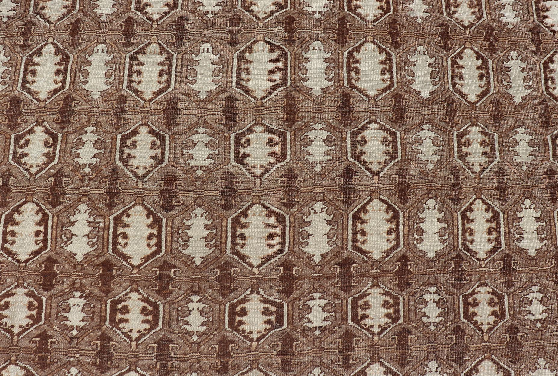 Antique Turkish Rug with Organic Motifs in Brown and Earth Tone Colors kwarugs Turkish antique carpet from Turkey with sub - geometric pattern in shades of brown, rug en - 176556, country of origin / type: Turkey / Oushak, circa 1910 Antique Tur... - Keivan Woven ArtsEN - 176556 - 11243Rug
