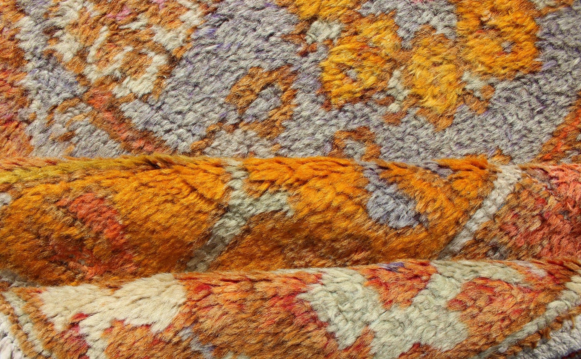 Vintage Turkish Oushak in Orange, Copper& Yellow Tones With Geometric Medallion. Vintage Turkish Oushak rug with geometric medallion, rug EN - 176568, country of origin / type: Turkey / Oushak, circa 1930 This Oushak runner features a uniq... - Keivan Woven ArtsEN - 176568 - 10688Rug