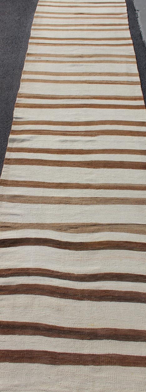 Minimalist Design Vintage Long Kilim Runner with Stripes in Brown and Ivory' Vintage Turkish Kilim vintage runner with modern/contemporary stripe design, rug EN - 176577, country of origin / type: Turkey / Kilim, circa 1940 This vintage flat - wo... - Keivan Woven ArtsEN - 176577 - 11034Rug