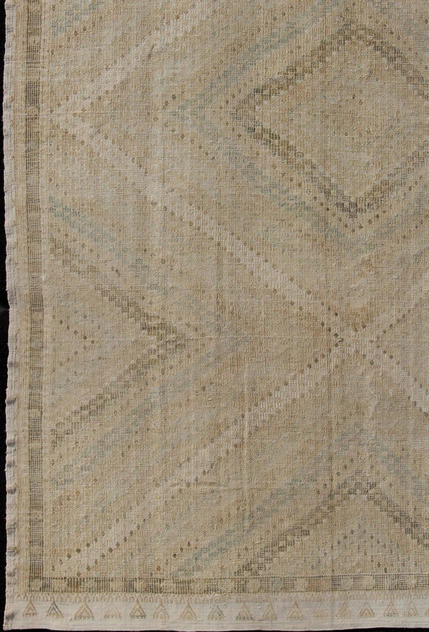 Vintage Turkish Embroidered Rug in Shades of Brown With Geometric Diamond Design Subdued and subtle brown - toned embroidered Turkish Kilim vintage rug with diamond design, Keivan Woven Arts / rug en - 176646, country of origin / type: Turkey / Kili... - Keivan Woven ArtsEN - 176646 - 11050Rug