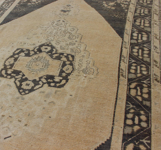 Dark Blue and Cream Turkish Oushak Rug With Tribal Geometric Design. Tribal Geometric Medallion design Turkish vintage Oushak in blue and cream, rug EN - 176650, country of origin / type: Turkey / Oushak, circa 1950 This striking vintage Turki... - Keivan Woven ArtsEN - 176650 - 10275Rug