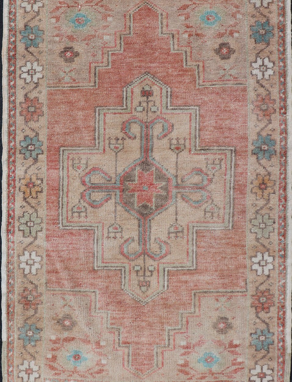 Faded Coral and Taupe Vintage Turkish Oushak Rug with Layered Medallion Design Layered floral medallion design in muted coral and taupe Oushak vintage rug from Turkey, Keivan Woven Arts / rug EN - 178019, country of origin / type: Turkey / Oushak,... - Keivan Woven ArtsEN - 178019 - 14238Rug