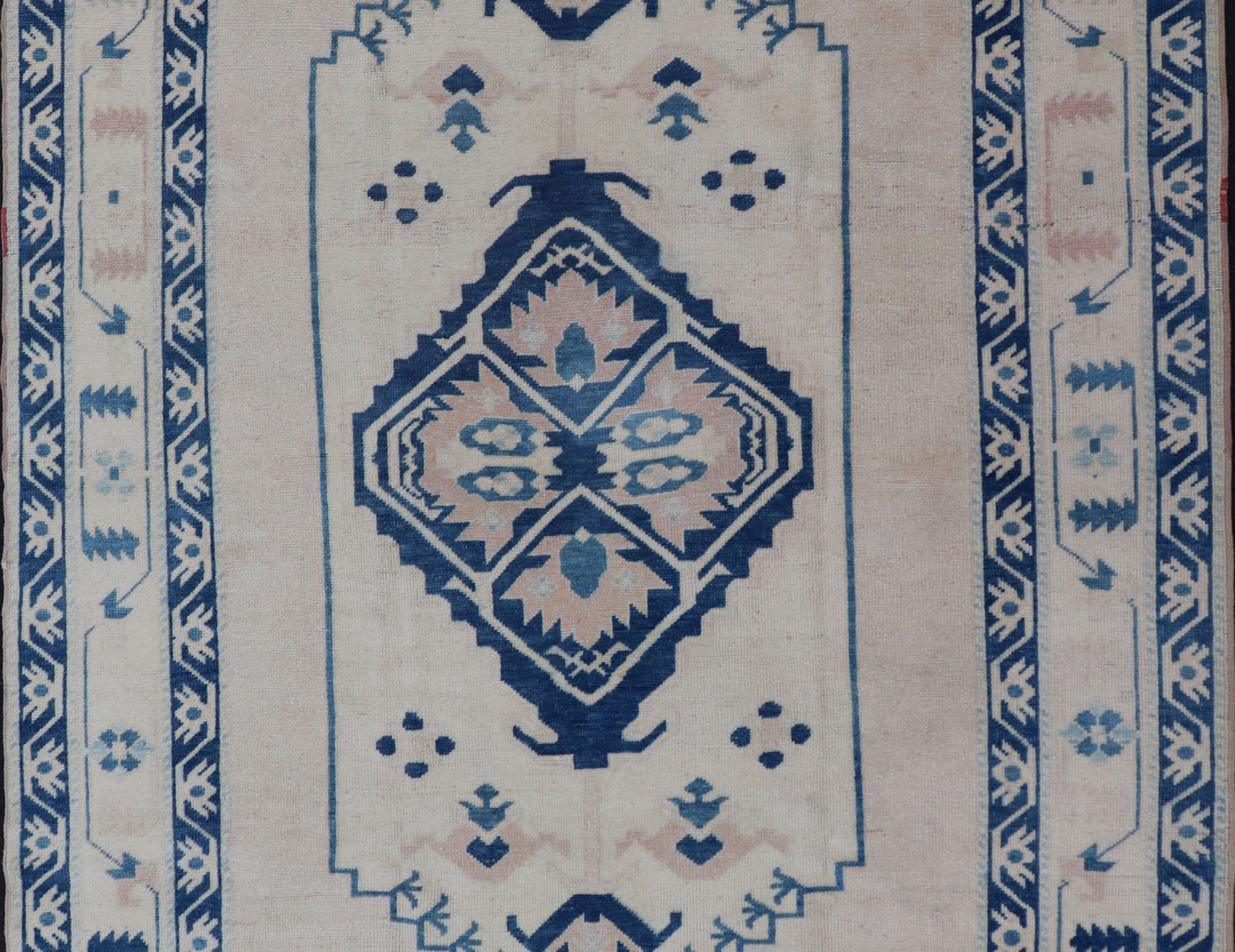 Blue, Cream & Green Vintage Oushak Rug with Geometric Medallion & Tribal Design. Vintage Oushak carpet with medallion design, rug EN - 178035, country of origin / type: Turkey / Oushak, circa 1950 This vintage Oushak carpet from mid - 20th c... - Keivan Woven ArtsEN - 178035 - 14246Rug