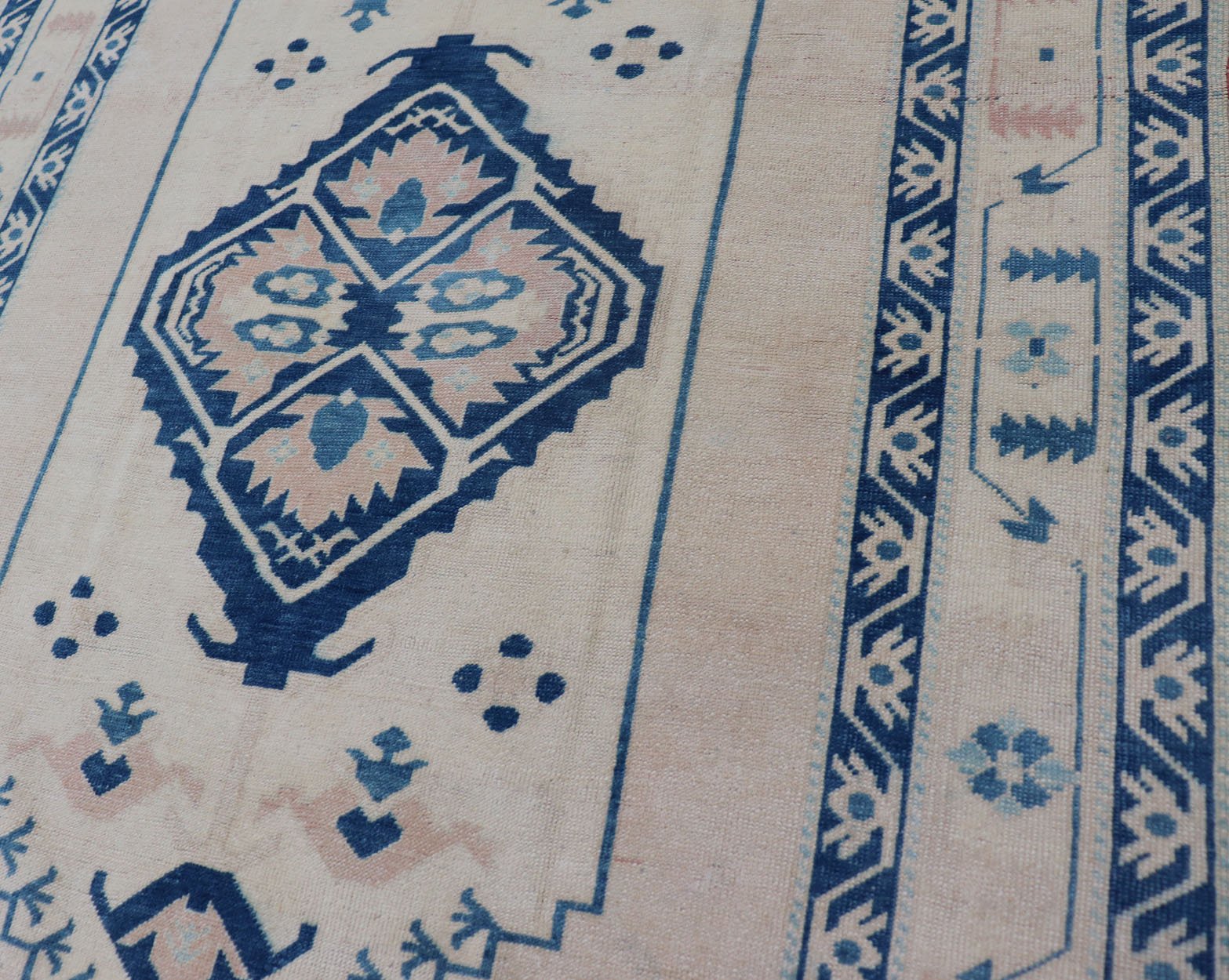 Blue, Cream & Green Vintage Oushak Rug with Geometric Medallion & Tribal Design. Vintage Oushak carpet with medallion design, rug EN - 178035, country of origin / type: Turkey / Oushak, circa 1950 This vintage Oushak carpet from mid - 20th c... - Keivan Woven ArtsEN - 178035 - 14246Rug