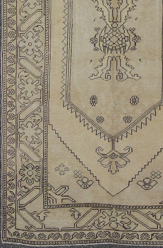 Vintage Cream and Charcoal Turkish Oushak Rug With Stylized Medallion Design Measures 5'0 x 8'7 This Turkish vintage Oushak rug, (circa 1940) features an intricately beautiful and highly stylized design. The central medallion is compleme... - Keivan Woven ArtsEN - 1781 - 5289Rug