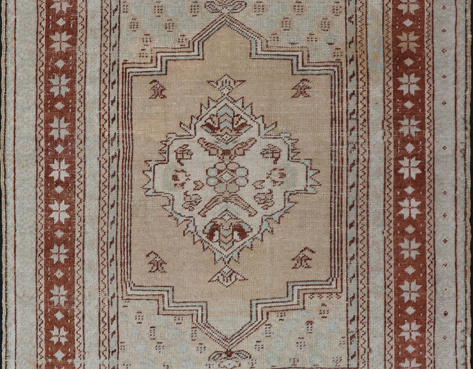 Vintage Turkish Oushak Rug with Medallion Design in Camel, Taupe, and Light Blue Medallion design Turkish vintage rug in neutral tones of tan, taupe, light blue, camel, and brown. Keivan Woven Arts / rug EN - 178302, country of origin / type: Turk... - Keivan Woven ArtsEN - 178302 - 17784Rug