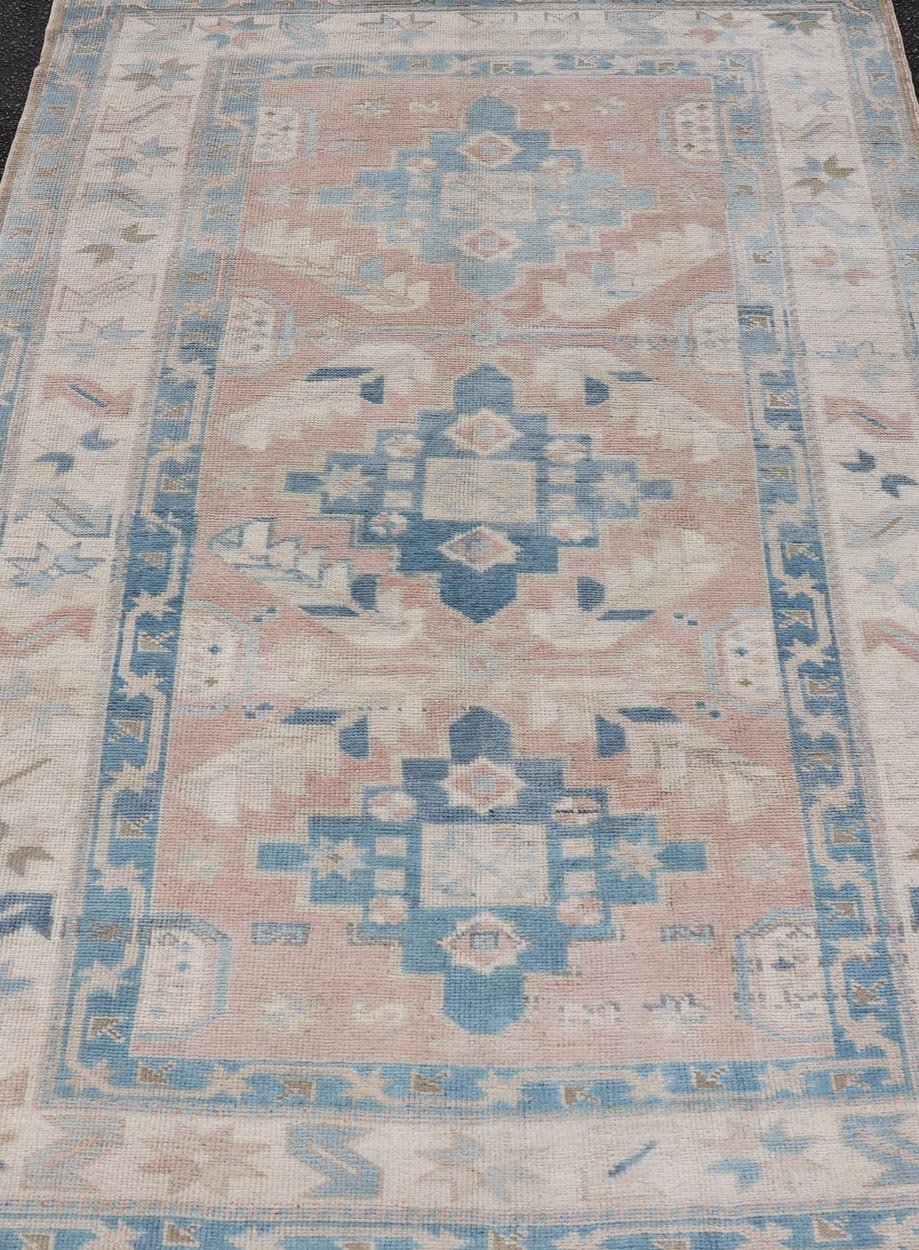 Turkish Oushak Vintage Carpet with Tri Medallion Design. Turkish Oushak Vintage Carpet from Turkey a variety of blue, salmon, beige and natural tones. Keivan Woven Arts / rug EN - 178331, country of origin / type: Turkey / Oushak, circa 1940 Measu... - Keivan Woven ArtsEN - 178331 - 23625Rug
