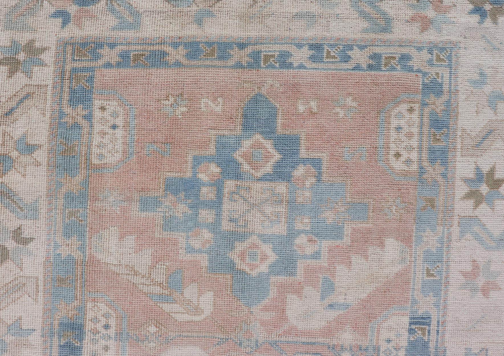 Turkish Oushak Vintage Carpet with Tri Medallion Design. Turkish Oushak Vintage Carpet from Turkey a variety of blue, salmon, beige and natural tones. Keivan Woven Arts / rug EN - 178331, country of origin / type: Turkey / Oushak, circa 1940 Measu... - Keivan Woven ArtsEN - 178331 - 23625Rug