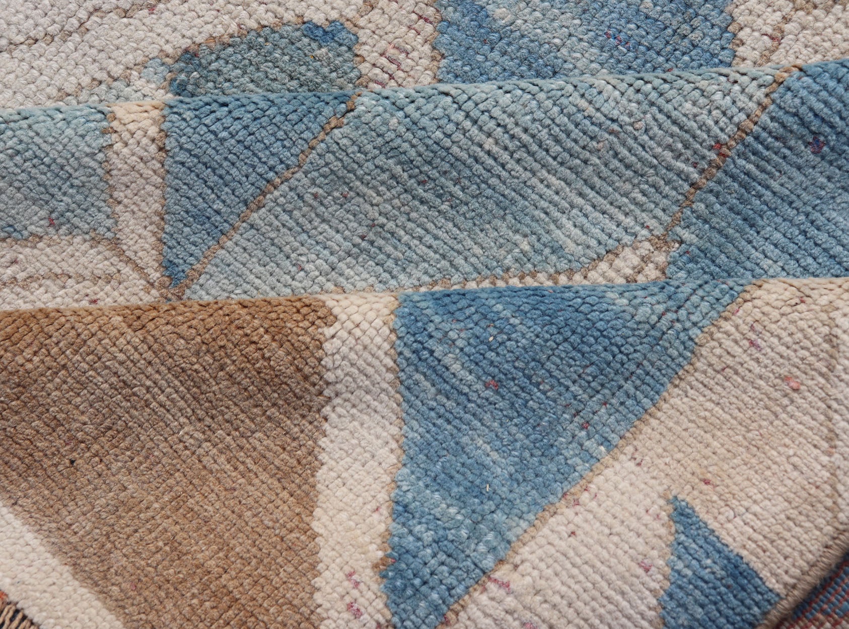 Square Vintage Turkish Oushak Kars Rug in Modern Design With Blue and Light Brown Colors Measures: 7'8 x 8'2. Vintage Turkish Kars Rug, Keivan Woven Arts / rug EN - 178450, country of origin / type: Turkey / Oushak, circa Mid - 20th centur... - Keivan Woven ArtsEN - 178450 - 17994Rug