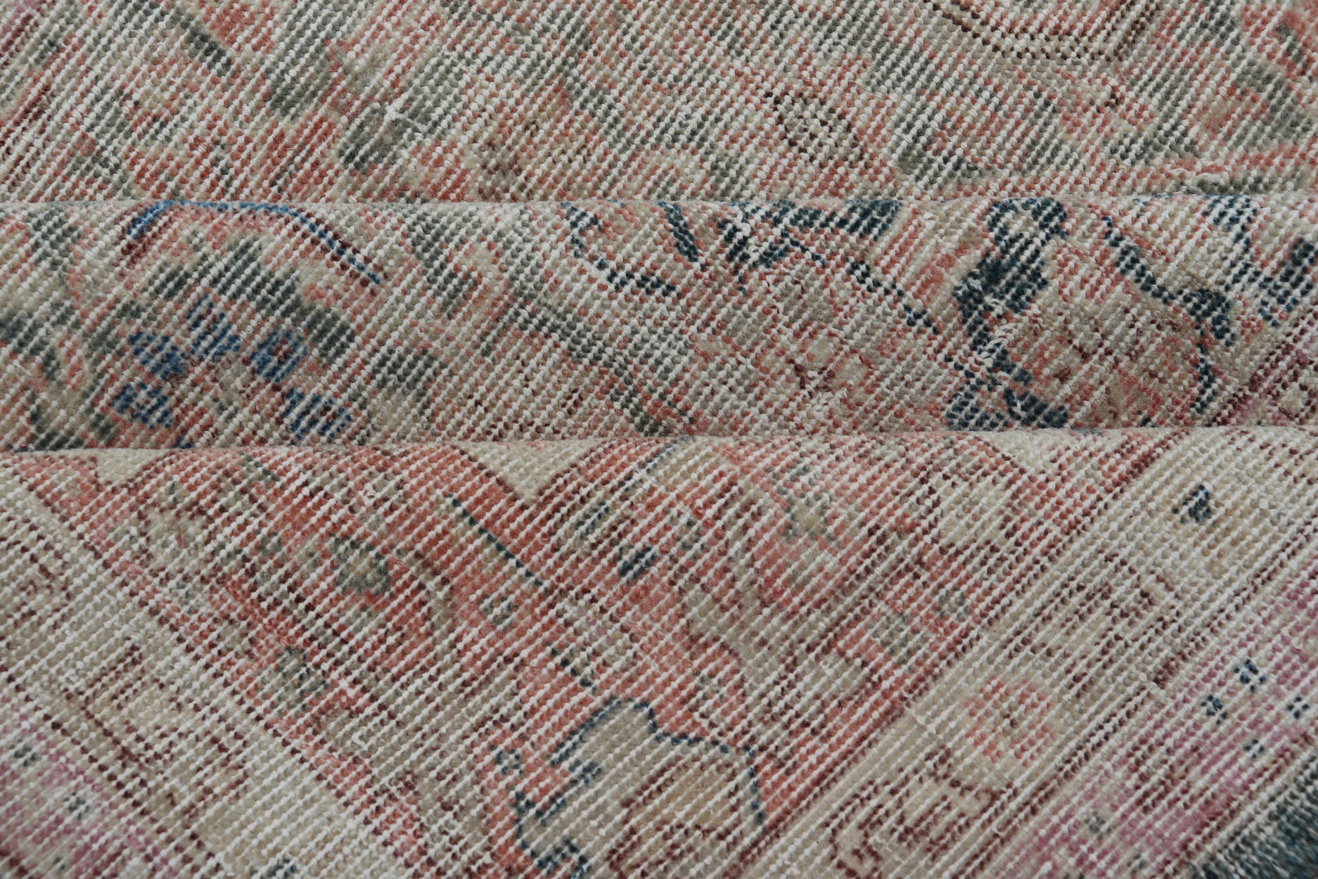 Antique Persian Malayer Rug in Variegated Gray - Blue, Cream and Soft Pink Antique Persian Malayer rug with all - over design. Keivan Woven Arts / rug EN - 178464, country of origin / type: Iran / Hamadan, circa 1920 early 20th century antique... - Keivan Woven ArtsEN - 178464 - 17484Rug