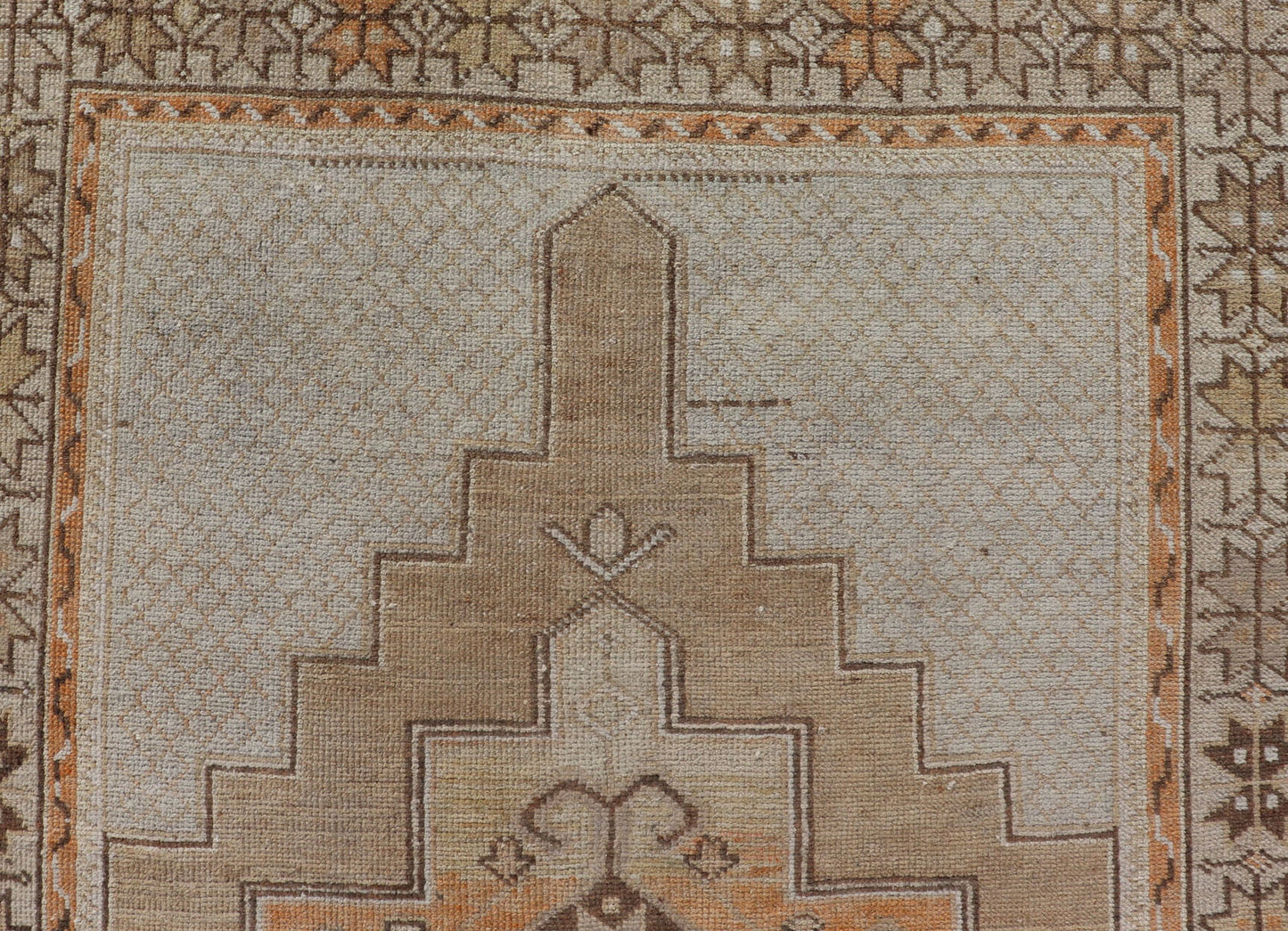 Vintage Turkish Oushak Rug With Medallions in Earthy Color Tones With Orange. Keivan Woven Arts / rug EN - 178670, country of origin / type: Turkey / Oushak, circa 1940 This vintage Oushak carpet from Turkey has center medallions in light blue and... - Keivan Woven ArtsEN - 178670 - 17496Rug