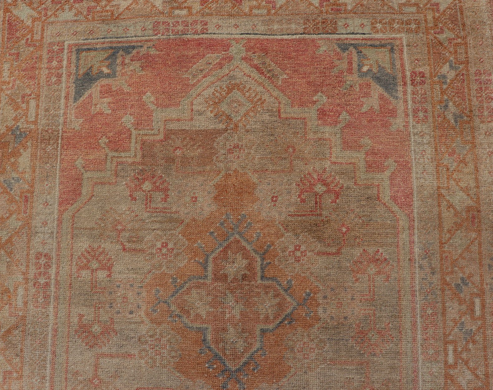 Vintage Turkish Oushak Gallery Rug with Tribal Medallion Design Variegated Red. Keivan Woven Arts / rug EN - 178760, country of origin / type: Turkey / Oushak, circa 1940 This vintage Turkish Oushak gallery runner features two large medallions expandi... - Keivan Woven ArtsEN - 178760 - 17508Rug