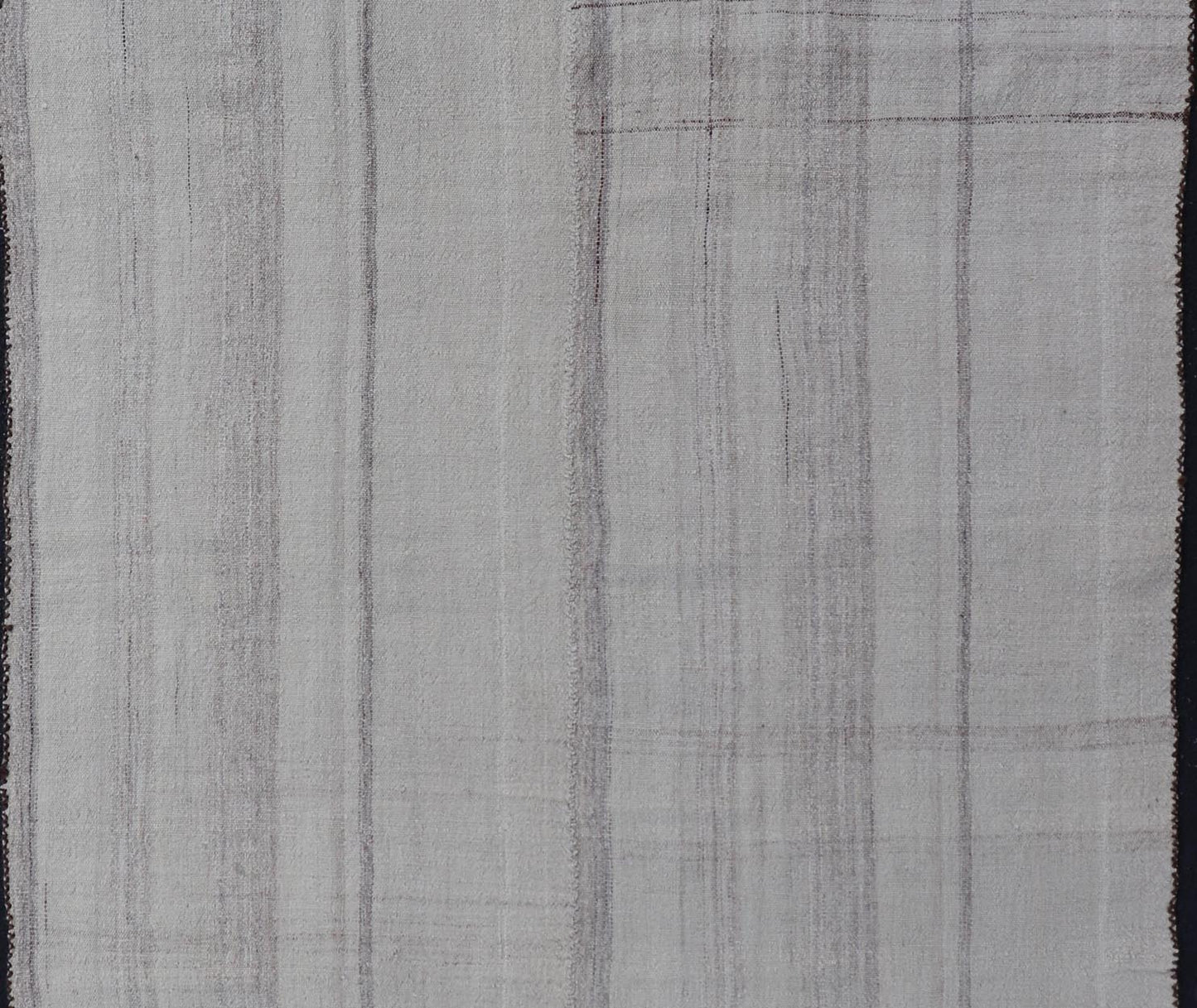 Measures: 4'10 x 7'0 Stripe Design Turkish Vintage Kilim Rug in Shades of Ivory, Cream, and Taupe. Keivan Woven Arts / rug EN - 178819, country of origin / type: Turkey / Kilim, circa 1950 This vintage Turkish Kilim rug features a contemporary str... - Keivan Woven ArtsEN - 178819 - 21931Rug