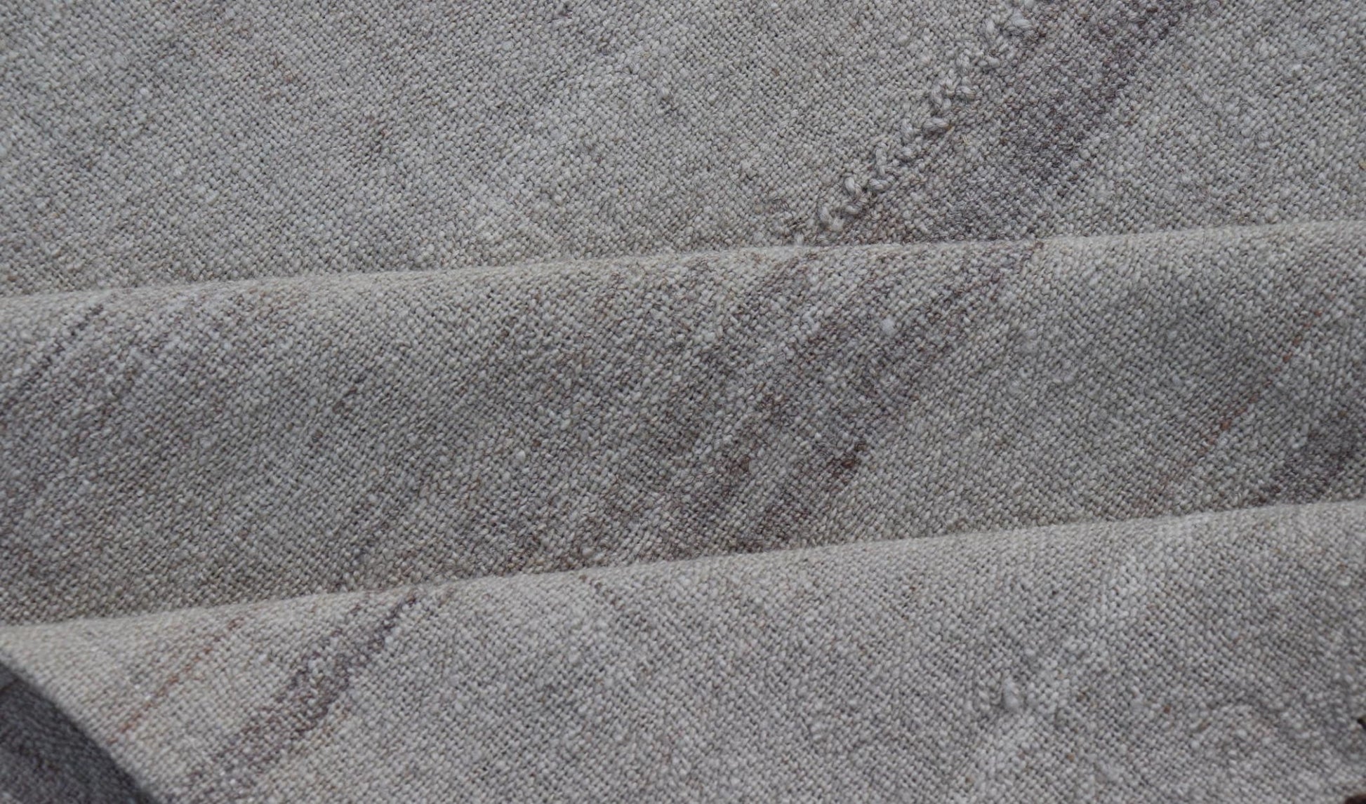 Measures: 4'10 x 7'0 Stripe Design Turkish Vintage Kilim Rug in Shades of Ivory, Cream, and Taupe. Keivan Woven Arts / rug EN - 178819, country of origin / type: Turkey / Kilim, circa 1950 This vintage Turkish Kilim rug features a contemporary str... - Keivan Woven ArtsEN - 178819 - 21931Rug