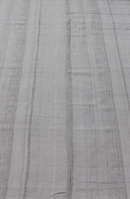 Measures: 4'10 x 7'0 Stripe Design Turkish Vintage Kilim Rug in Shades of Ivory, Cream, and Taupe. Keivan Woven Arts / rug EN - 178819, country of origin / type: Turkey / Kilim, circa 1950 This vintage Turkish Kilim rug features a contemporary str... - Keivan Woven ArtsEN - 178819 - 21931Rug