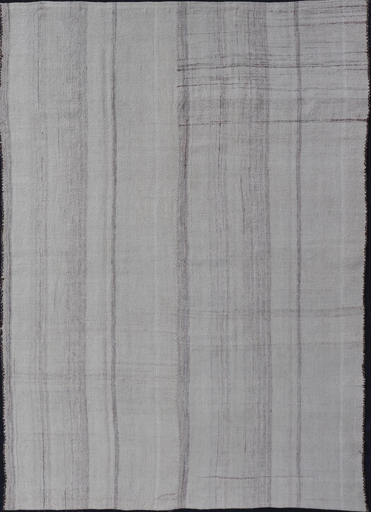 Measures: 4'10 x 7'0 Stripe Design Turkish Vintage Kilim Rug in Shades of Ivory, Cream, and Taupe. Keivan Woven Arts / rug EN - 178819, country of origin / type: Turkey / Kilim, circa 1950 This vintage Turkish Kilim rug features a contemporary str... - Keivan Woven ArtsEN - 178819 - 21931Rug