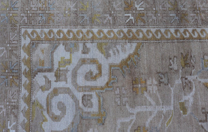 Measures: 6'7 x 9'6 Vintage Hand Knotted Turkish Oushak Kars in Earthy Tones and Yellow Colors. circa/1940 Keivan Woven Arts / rug/ EN - 178854 mid - 20th century. This vintage Turkish rug, (circa mid - 20th century) features a unique blend of co... - Keivan Woven ArtsEN - 178854 - 21937Rug