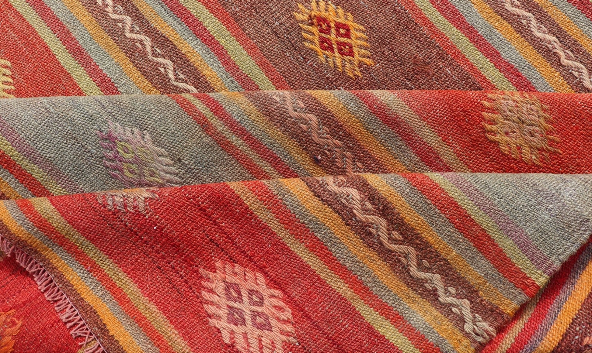 Colorful Vintage Turkish Embroidered Kilim with Stripes and Geometric Motifs. Keivan Woven Arts / rug EN - 178880, country of origin / type: Turkey / Kilim, circa 1940 This vintage Turkish flat - woven Kilim features a minimalist design rendered in ... - Keivan Woven ArtsEN - 178880 - 17520Rug