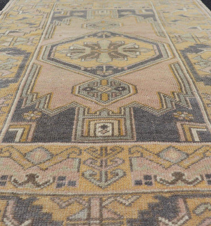 Vintage Oushak Rug from Turkey with Medallion Design in Yellow. Pink, Gray Blue. Keivan Woven Arts / rug/ EN - 178905, country of origin / type: Turkey / Oushak, circa 1950. Measures: 2'9 x 3'10 Vintage Oushak Rug, Vintage Turkish Oush... - Keivan Woven ArtsEN - 178905 - 23845Rug