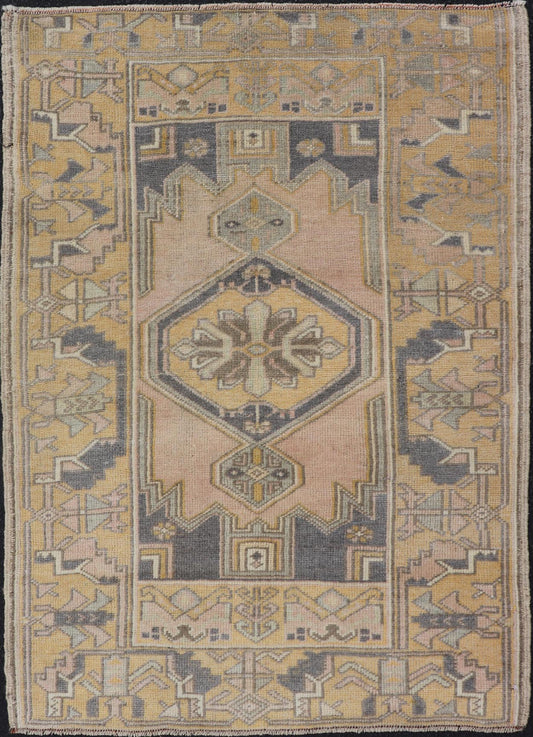 Vintage Oushak Rug from Turkey with Medallion Design in Yellow. Pink, Gray Blue. Keivan Woven Arts / rug/ EN - 178905, country of origin / type: Turkey / Oushak, circa 1950. Measures: 2'9 x 3'10 Vintage Oushak Rug, Vintage Turkish Oush... - Keivan Woven ArtsEN - 178905 - 23845Rug