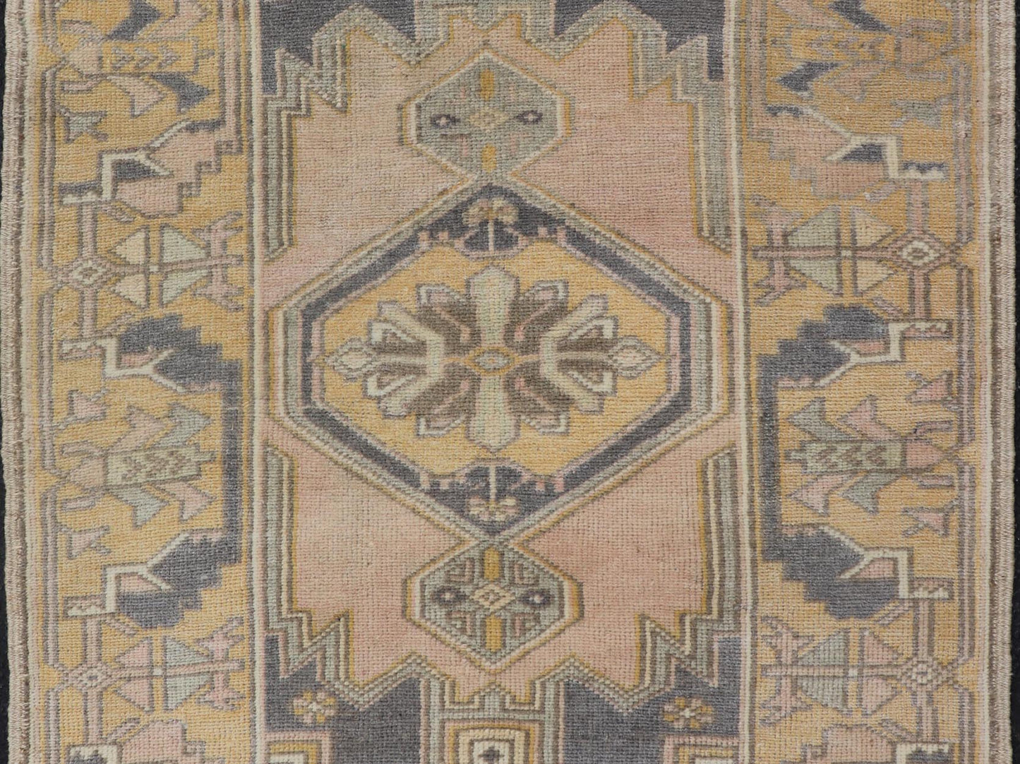 Vintage Oushak Rug from Turkey with Medallion Design in Yellow. Pink, Gray Blue. Keivan Woven Arts / rug/ EN - 178905, country of origin / type: Turkey / Oushak, circa 1950. Measures: 2'9 x 3'10 Vintage Oushak Rug, Vintage Turkish Oush... - Keivan Woven ArtsEN - 178905 - 23845Rug