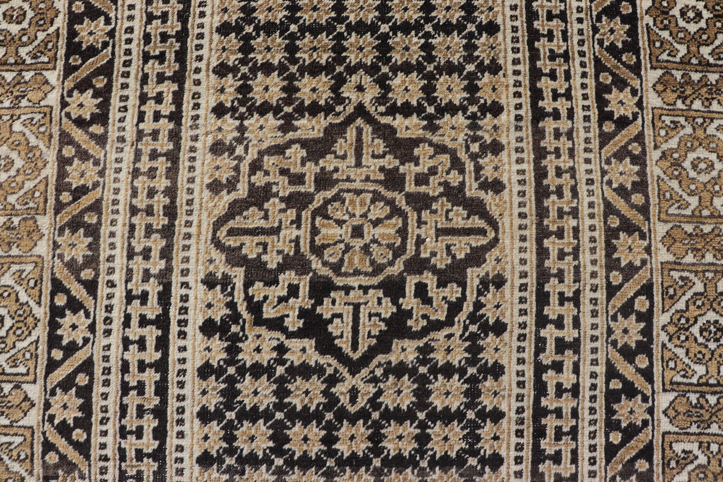 Turkish Konya Carpet in Shades of Brown, rug EN - 178916, country of origin / type: Turkey / Oushak, circa mid - 20th Century. Measures:4'2 x 6'3 All - Over with Medallion Design Turkish Carpet in Shades of Brown and Cream - Keivan Woven ArtsEN - 178916 - 17526