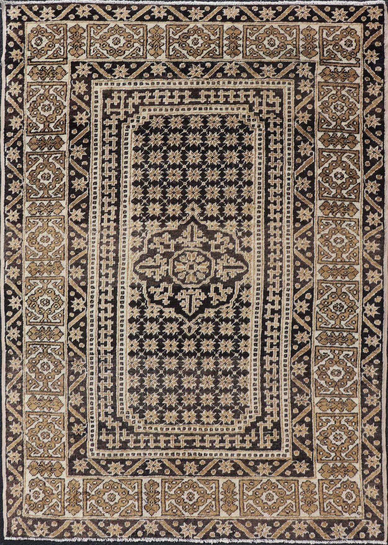 Turkish Konya Carpet in Shades of Brown, rug EN - 178916, country of origin / type: Turkey / Oushak, circa mid - 20th Century. Measures:4'2 x 6'3 All - Over with Medallion Design Turkish Carpet in Shades of Brown and Cream - Keivan Woven ArtsEN - 178916 - 17526