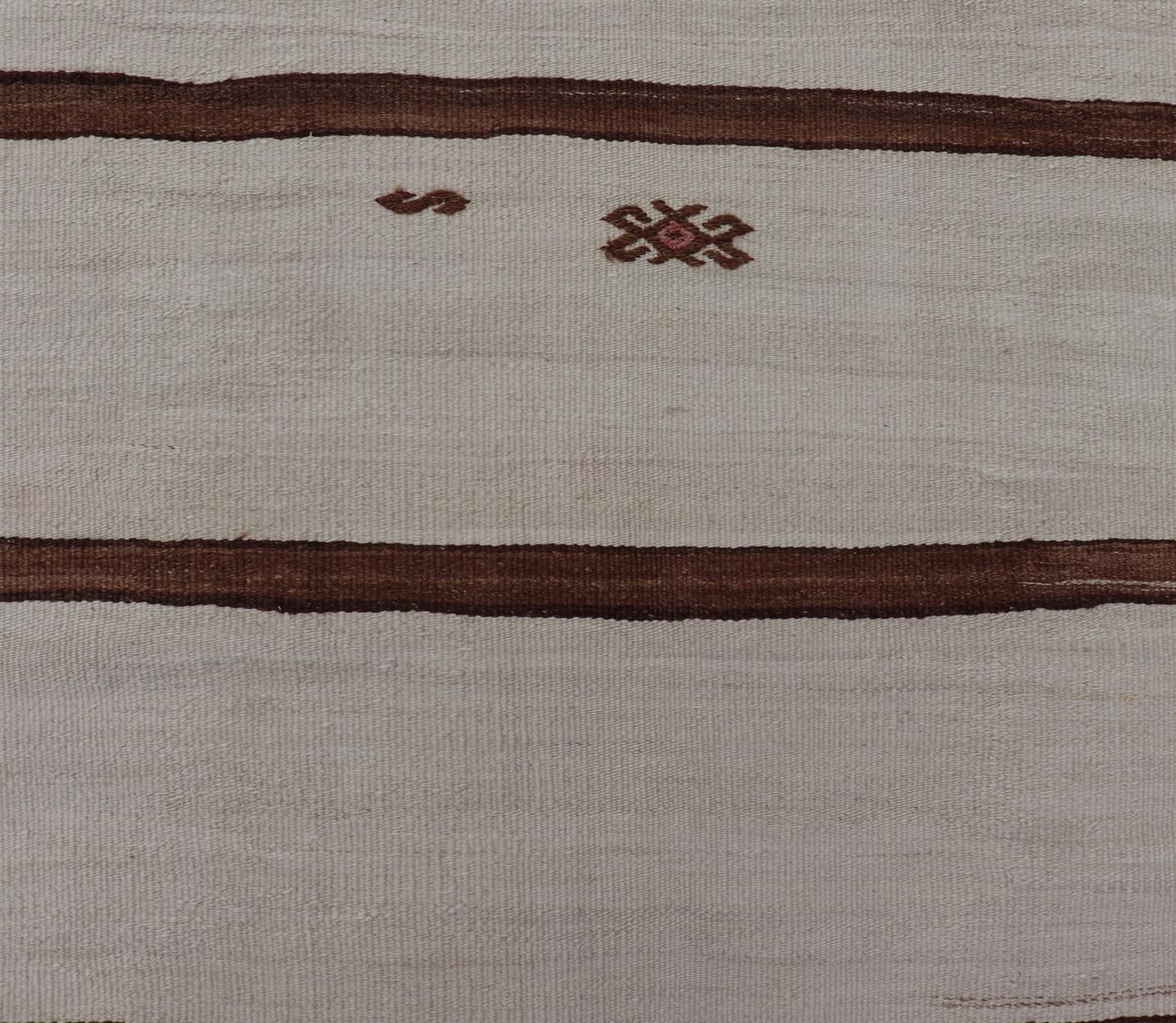 Turkish Vintage Flat - Weave in Light Brown and Cream with Stripe Design. Keivan Woven Arts / rug EN - 178926, country of origin / type: Turkey / Kilim, circa 1950 Measures: 4'3 x 6'6 This vintage striped design Turkish Kilim rendered in shade of li... - Keivan Woven ArtsEN - 178926 - 24193Rug